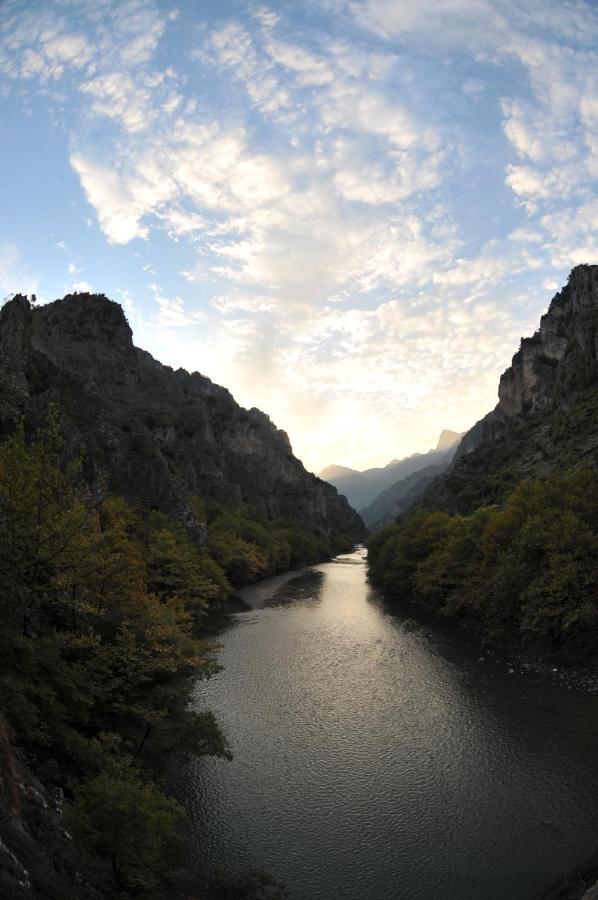 Κonitsa Gefyri Hotel โคนิทซา ภายนอก รูปภาพ